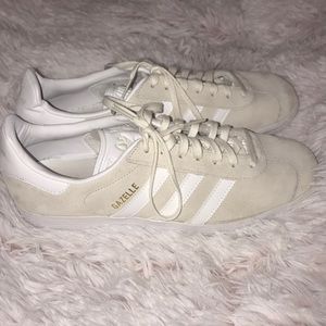 Barely Used Adidas Gazelle Sneakers